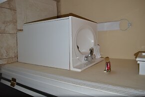 Executive Airport Hotel