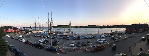 The Dockside Inn & Restaurant