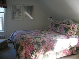 Fairmont House Bed & Breakfast