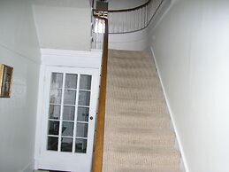 Fairmont House Bed & Breakfast