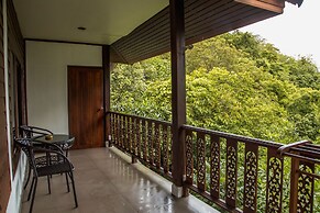 Haad Yao Over Bay Resort