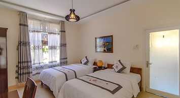 The Moon River Homestay & Villa