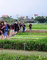 The Moon River Homestay & Villa