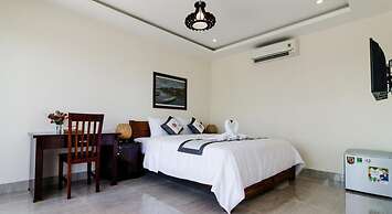The Moon River Homestay & Villa