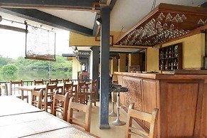 Lake Serenity Boutique Hotel