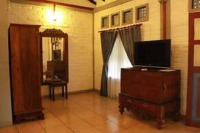 Lake Serenity Boutique Hotel