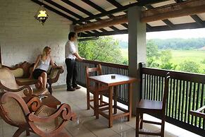 Lake Serenity Boutique Hotel