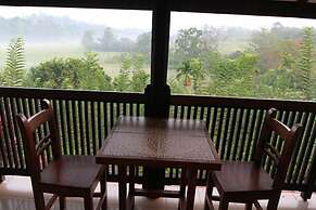 Lake Serenity Boutique Hotel