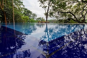 Lake Serenity Boutique Hotel