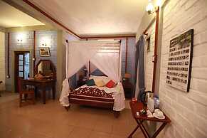 Lake Serenity Boutique Hotel