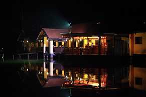 Lake Serenity Boutique Hotel