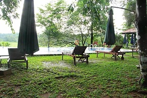 Lake Serenity Boutique Hotel