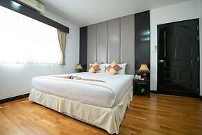 J - Town Serviced Apartments