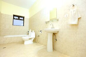 Hotel Crown Himalayas