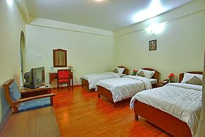 Hotel Crown Himalayas