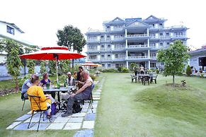 Hotel Crown Himalayas