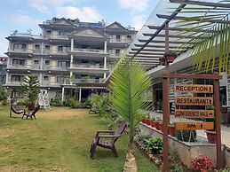 Hotel Crown Himalayas