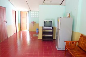 Sichang Shine Khao Resort