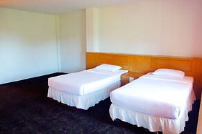 Sichang Shine Khao Resort