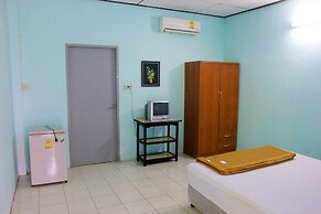 Sichang Shine Khao Resort