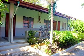 Sichang Shine Khao Resort