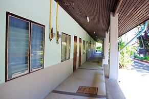 Sichang Shine Khao Resort