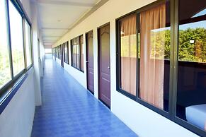 Sichang Shine Khao Resort