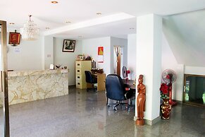 Sichang Shine Khao Resort