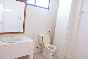 Sichang Shine Khao Resort