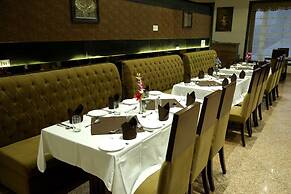 Hotel The Royal Bharti