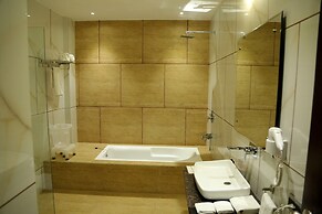 Hotel The Royal Bharti