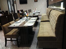 Hotel The Royal Bharti