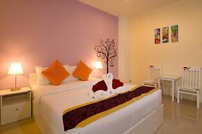 Petch Ranong at Town