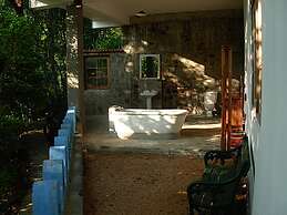 The Kandy Samadhi Centre