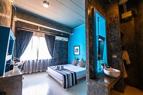 The b Ranong Trend Hotel