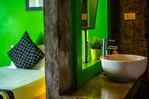 The b Ranong Trend Hotel