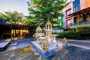 The b Ranong Trend Hotel