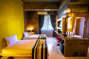 The b Ranong Trend Hotel