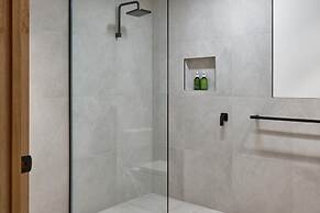 Pedder Wilderness Lodge