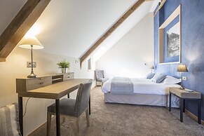 Hôtel de L'Abbaye Le Tronchet - Handwritten Collection