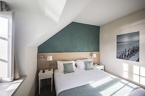 Hôtel de L'Abbaye Le Tronchet - Handwritten Collection