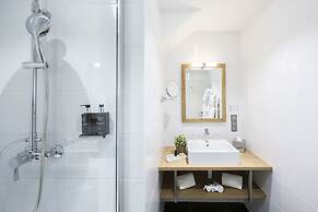 Hôtel de L'Abbaye Le Tronchet - Handwritten Collection