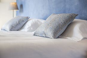 Hôtel de L'Abbaye Le Tronchet - Handwritten Collection