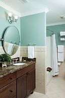 The Guest House Inn on Courthouse Square