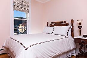 The Guest House Inn on Courthouse Square