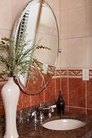 The Guest House Inn on Courthouse Square