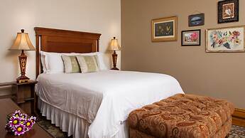 The Guest House Inn on Courthouse Square