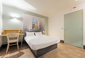 B&B HOTEL Calais Coquelles Tunnel sous la Manche
