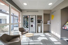 B&B HOTEL Calais Coquelles Tunnel sous la Manche