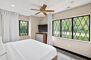 English Inn of Charlottesville